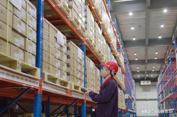 智能工廠出入庫管理三防平板電腦解決方案